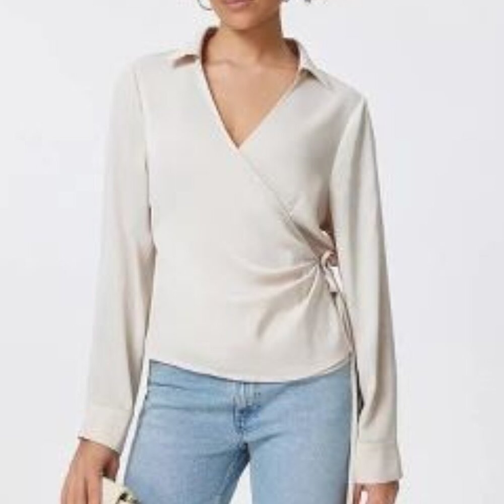 Excellent Condition, SZ M, Matte Satin Wrap Top, Ivory
